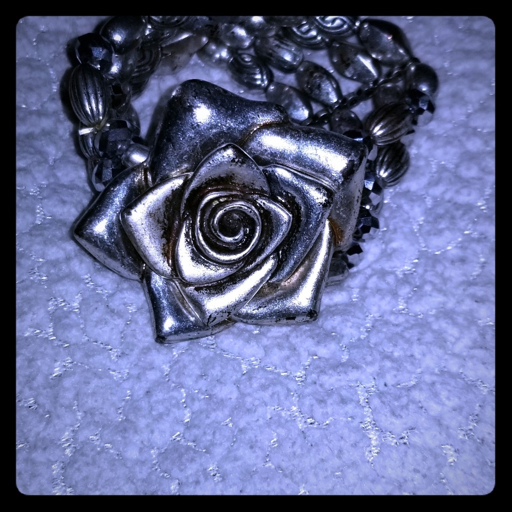 Silver Rose stretchy bracelet